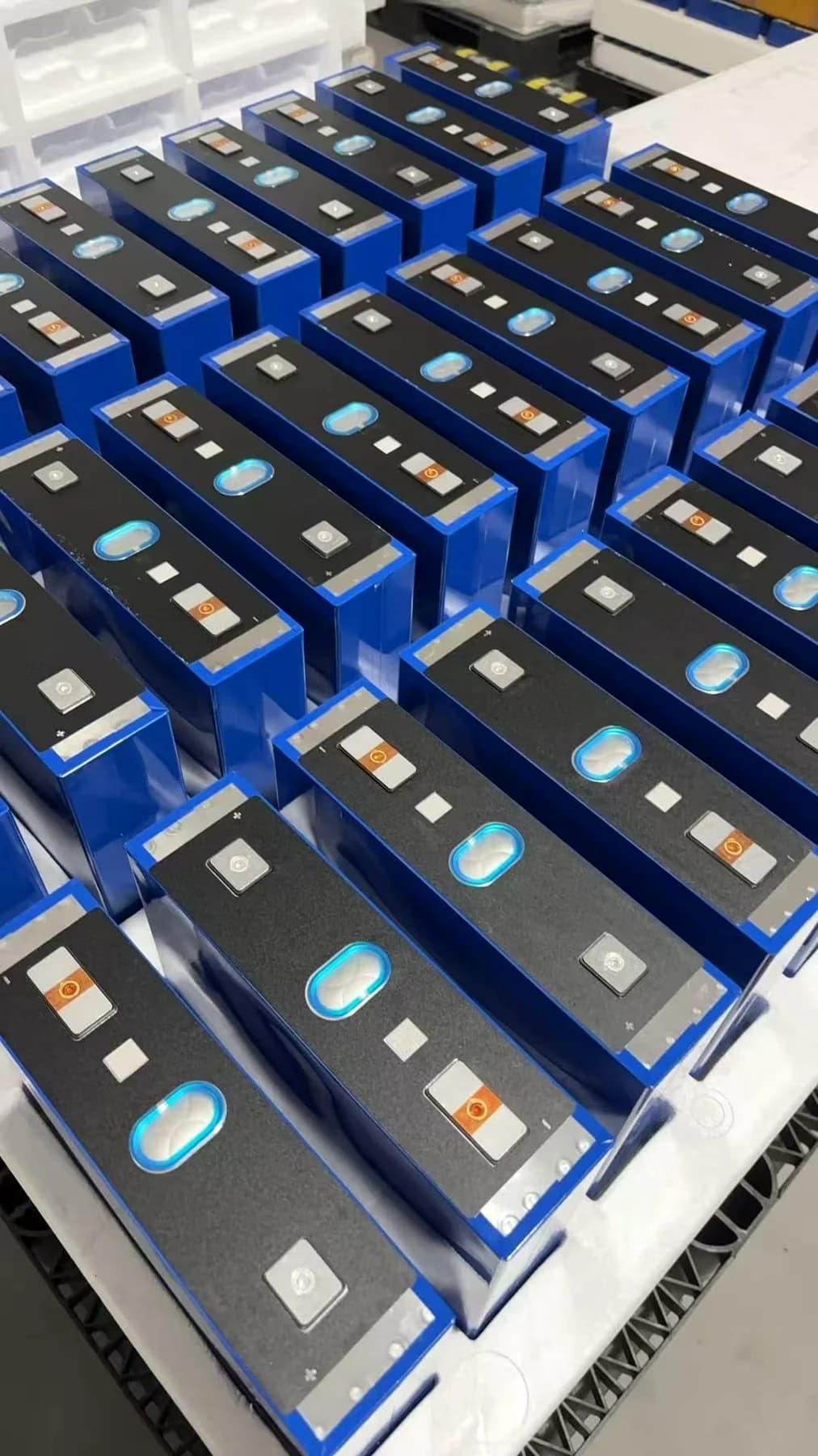 Batch of CATL 530Ah large-capacity prismatic LFP cells